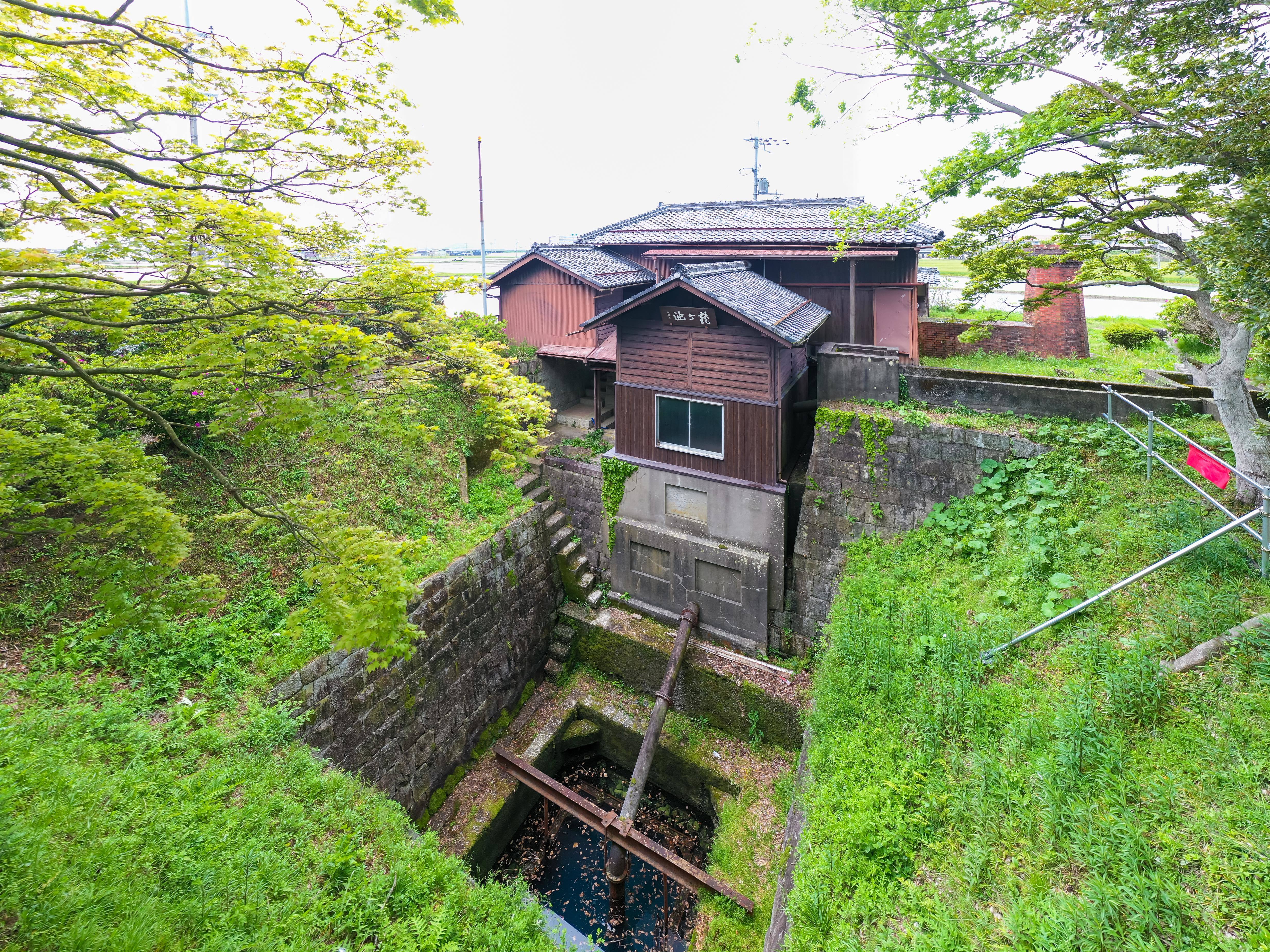 龍ケ池揚水機場の写真