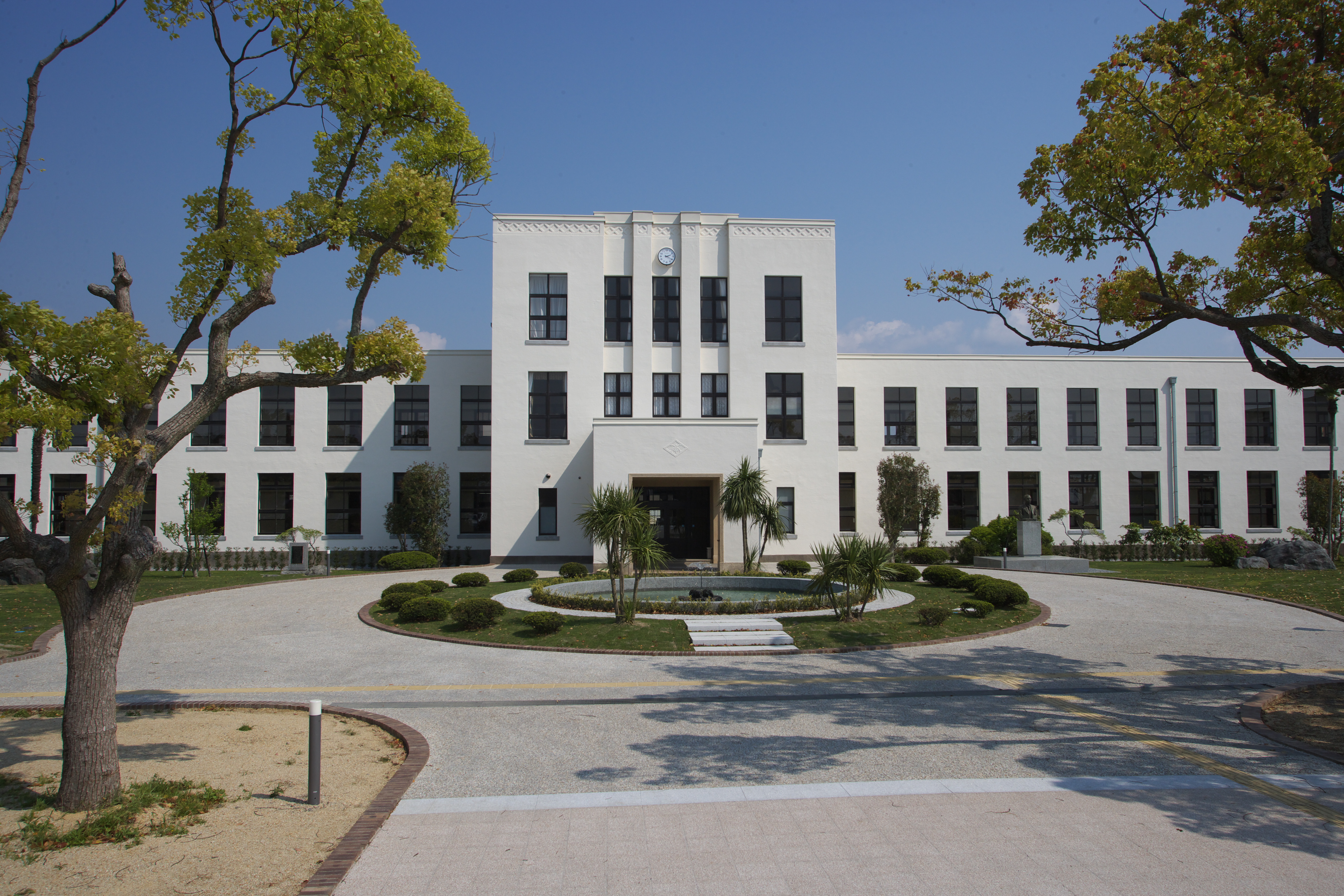 豊郷小学校旧校舎群HPはこちら
